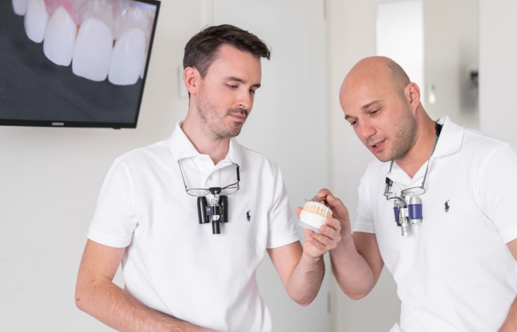 &Auml;rzte bei der Besprechung